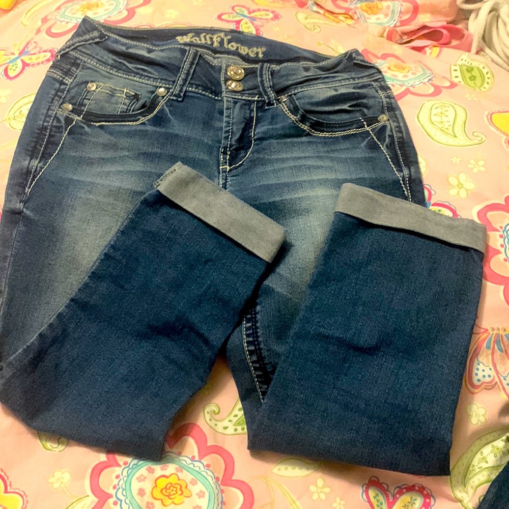 Very nice NW out T Wallflower distressed  Glam stretch jeans.